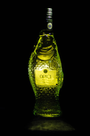 Opici Vino Blanco's bottle pays homage to Italy, where it was made. 